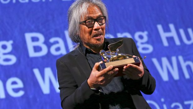 Filipínský režisér Lav Diaz drží Zlatého lva