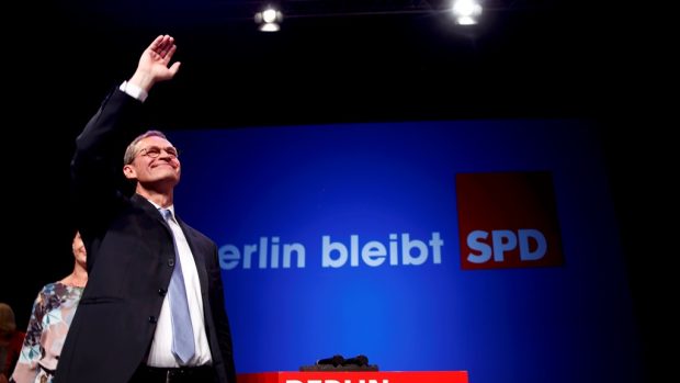 Ve své funkci by měl podle odhadů pokračovat současný primátor Michael Müller z SPD