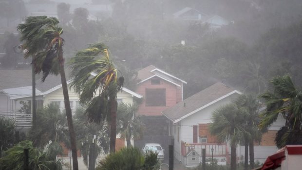 Hurikán Matthew zasáhl i Daytona Beach na Floridě