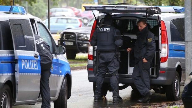 Policie v sobotu ráno evakuovala jeden z domů v rezidenční čtvrti v Saské Kamenici