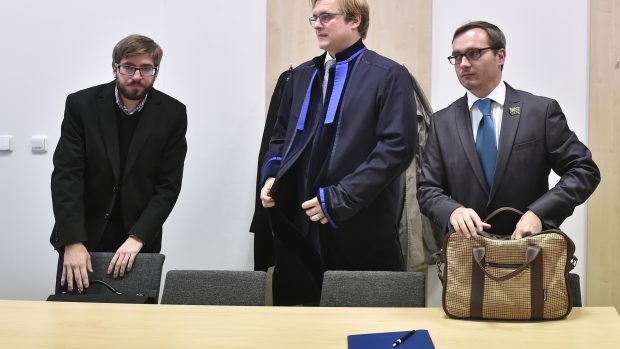 Bartoš i Zemánek u soudu odmítli obvinění z antisemitismu
