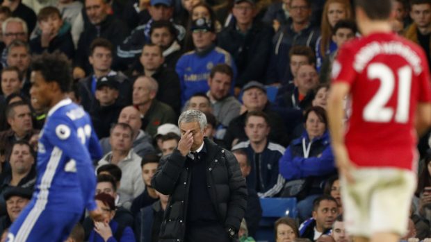 José Mourinho při svém comebacku na Stamford Bridge s Manchesterem United neuspěl