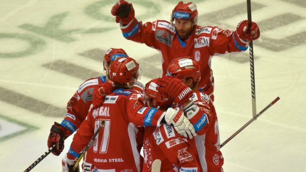 Třinečtí hokejisté porazili Karlovy Vary v 18. kole extraligy 3:0