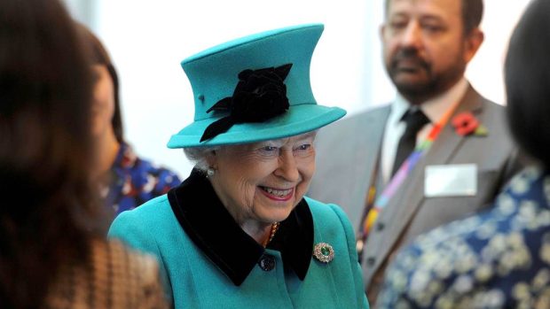 Vzpomínkové akce na válečné veterány se v Londýně zúčastní i královna Alžběta II.