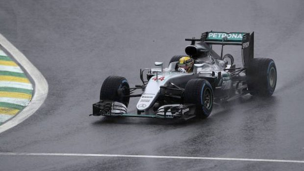 Brit Lewis Hamilton během Velké ceny Brazílie