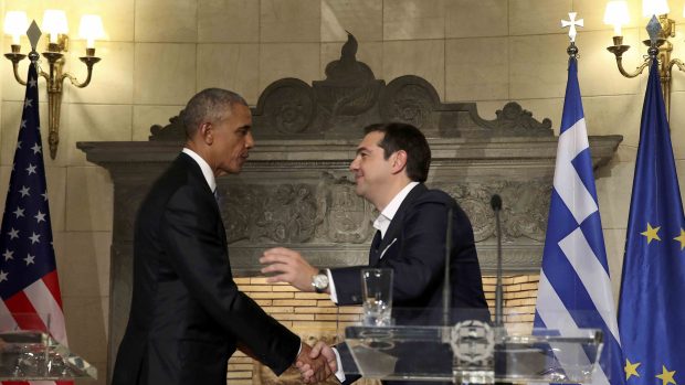 Americký prezident Barack Obama (vlevo) při setkání s řeckým premiérem Alexisem Tsiprasem.