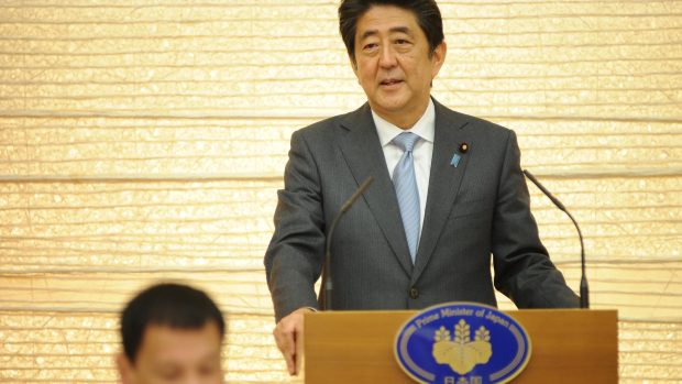 Japonský premiér Abe se sejde s Donaldem Trumpem
