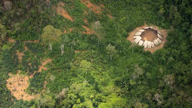 Letecký snímek obydlí Moxihatetemů ze severu Brazílie