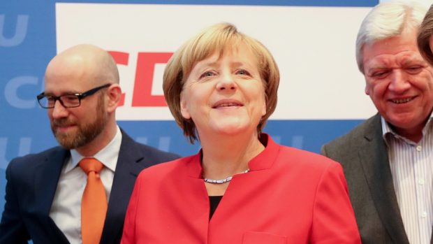 Angela Merkelová na schůzi vedení CDU. Kancléřka tuto neděli potvrdila, že se chce počtvrté ucházet o šéfku německé vlády.