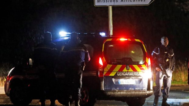Neznámý muž vtrhl v noci do domova pro kněží na jihu Francie