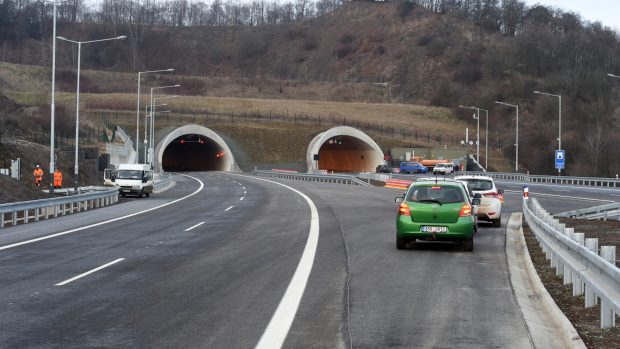Tunely Prackovice na dálnici D8
