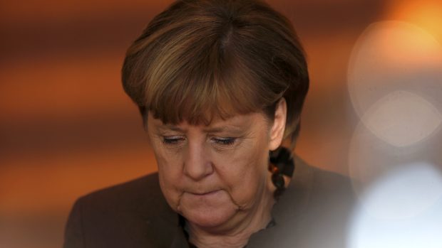 Angela Merkelová na zasedání vládního kabinetu, necelé dva dny po atentátu v Berlíně.