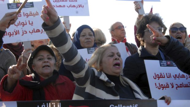 Lidé v Tunisku protestují proti návratu džihádistů do země
