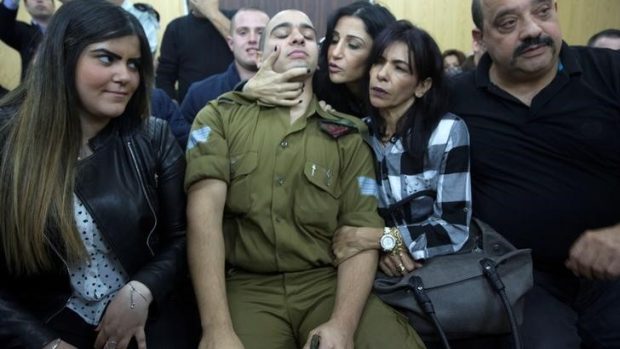 Soud uznal izraelského vojáka vinným ze zabití raněného Palestince