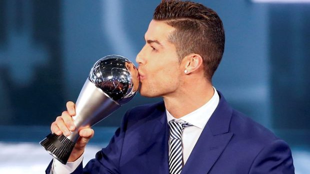 Portugalec Cristiano Ronaldo dál sbírá individuální ocenění