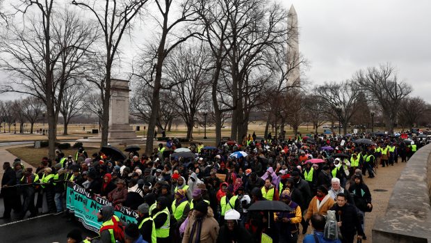 Ve Washingtonu protestovali tisíce lidí proti Trumpově inauguraci