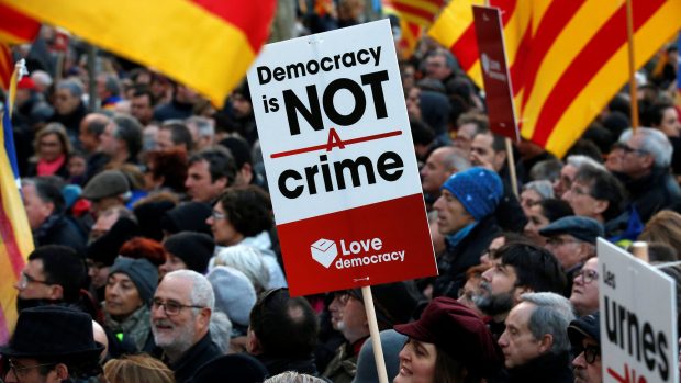 Proces s Masem doprovází v Katalánsku protesty