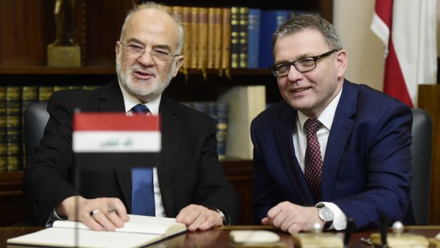 Irácký šéf diplomacie Ibráhím Džaafárí a český ministr zahraničí Lubomír Zaorálek (ČSSD)