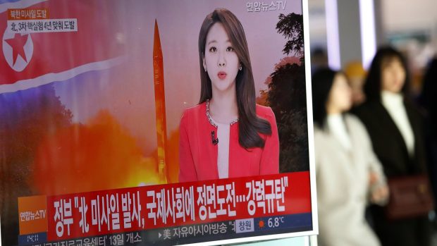 Jihokorejská televize informuje o odpálení rakety z území svého severního souseda.