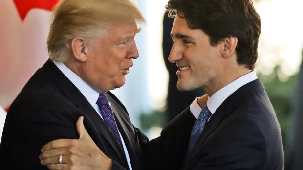 Donald Trump a Justin Trudeau při prvním vzájemném setkání