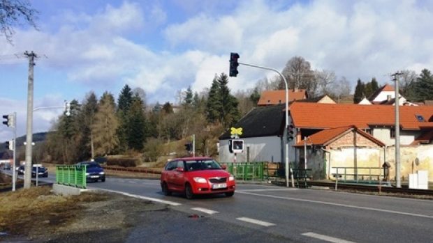 Nebezpečný železniční přejezd v Přechovicích na Strakonicku má novou světelnou signalizaci