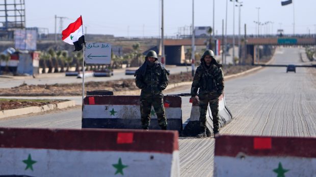 Kontrolní stanoviště syrské armády u Aleppa