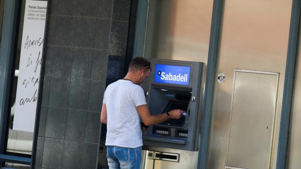 Bankomat banky Sabadell v Barceloně