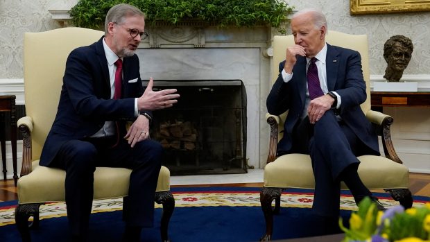 Český premiér Petr Fiala v Oválné pracovně Bílého domu hovořil s americkým prezidentem Joem Bidenem