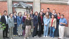 Letošní absolventi kurzů češtiny na bruselské univerzitě