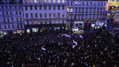 Demonstrace pod názvem -Takhle jsme nevolili! - na protest proti koalici ODS a ČSSD na pražské radnici.
