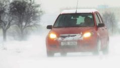 Sníh dělal problémy i řidičům na Zlínsku