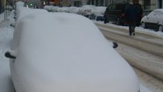 Sníh ochromil v Bruselu dopravu