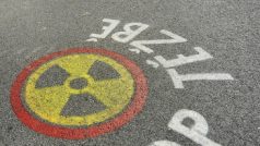 Proti těžbě uranu protestovalo v Brzkově na Jihlavsku přes sto lidí