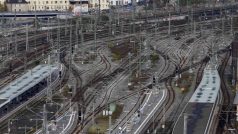 Koleje na hlavním nádraží ve Stuttgartu jsou prázdné