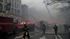 Výbuch plynu byl příčinou následného kolapsu bytového domu v East Village v New Yorku