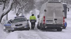 Rozbředlý sníh, vítr komplikují dopravu na Vysočině