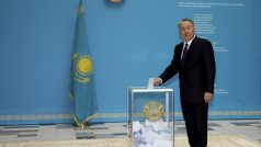 Volit byl také Nursultan Abiševič Nazarbajev, opětovně zvolený prezident Kazachtánu