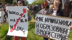 Do Suvorovova parku přišli lidé ‚zachránit ruskou vědu před úplným krachem‘
