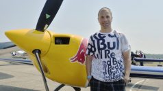 Letecký den v pražských Kbelích – akrobatický pilot Martin Šonka