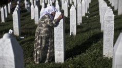 Před 20 lety došlo k masakru bosenských muslimů v enklávě kolem města Srebrenica