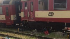 Mezi Letohradem a Týništěm nad Orlicí vykolejil spěšný vlak