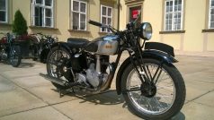 Historické motocykly na Dominikánském náměstí v Brně