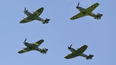 Rozhodující bitvu o Británii připomněl sraz historických letadel