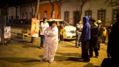 Chilskou metropoli zasáhlo silné zemětřesení. Lidé v panice utíkali na ulice