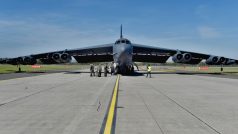 Bombardér B-52 Stratofortress přistál na letišti Leoše Janáčka v Mošnově