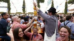 V Mnichově začaly největší pivní slavnosti na světě – Oktoberfest. Letos se koná už 182. ročník