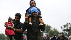 Do Maďarska míří tisíce běženců