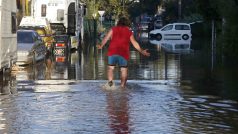 Francouzskou Riviéru zasáhly bleskové povodně. Zaplavené ulice v obci Biot