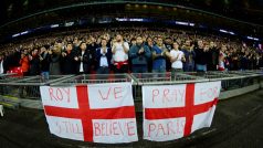 Přátelský zápas Francie s Anglií v londýnském Wembley se nesl v duchu piety za oběti pařížských útoků