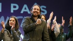 Vůdce strany Podemos Pablo Iglesias po oznámení prvních výsledků